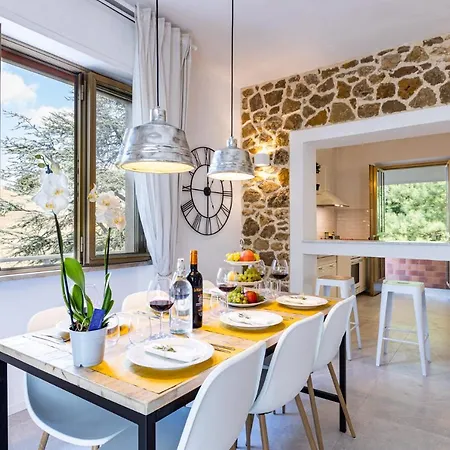 Cesarina Amazing With Private Pool In The Tuscan Hills Casa de Férias *